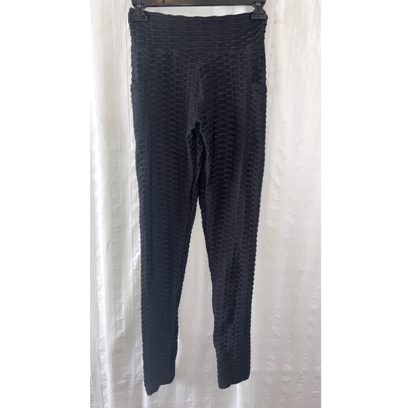 NEW Scrunch Butt Black Leggings, Size Small - Picture 4 of 6